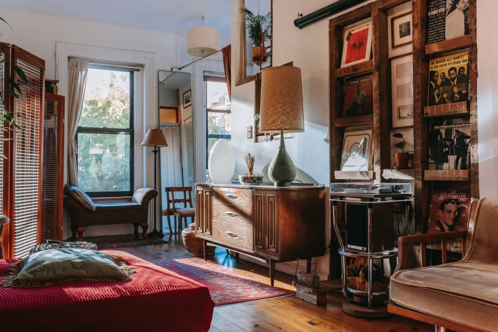 Expert Tips for Relocating Antiques From Packing to Transit